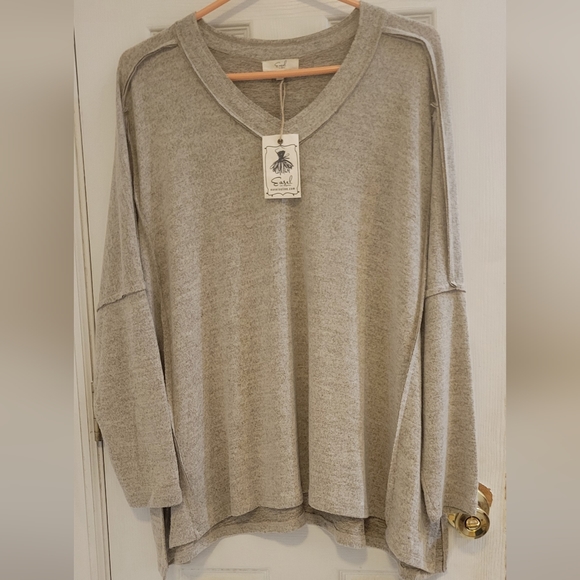 Easel NWT Reverse Stitch Top Small - Picture 3 of 11